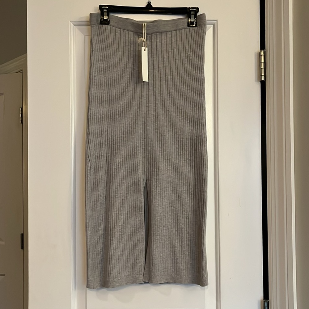 BRAND NEW Crescent Knit Grey Skirt